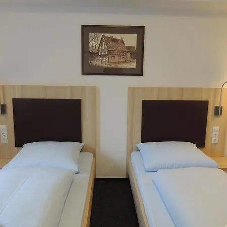Am Vogelsanger Weg Hotell 3*
