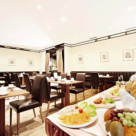 By Tulip Hotel
