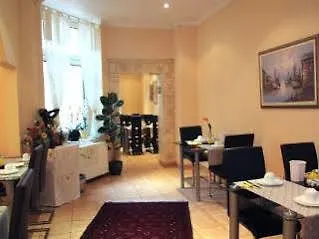 Hotel Ariana