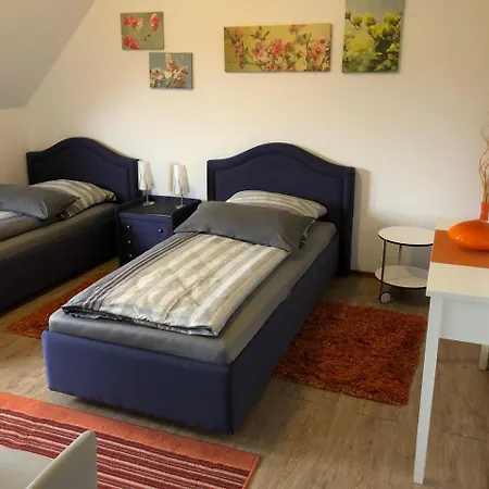 Messezimmer 4 U 2 Dusseldorf