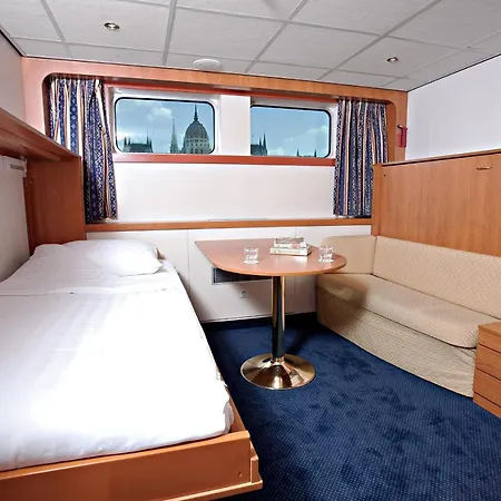 Fairtours Hotelschiff Dutch Melody Botel *