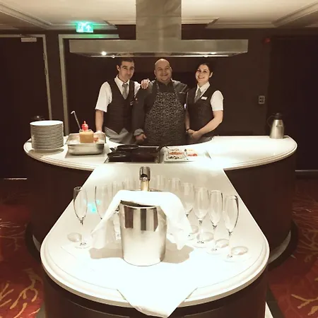 Select Ms Charles Dickens - Bateau-hôtel Düsseldorf