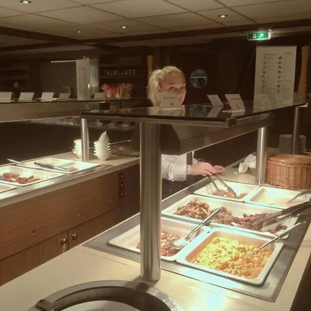 Select Ms Charles Dickens - Bateau-hôtel Düsseldorf