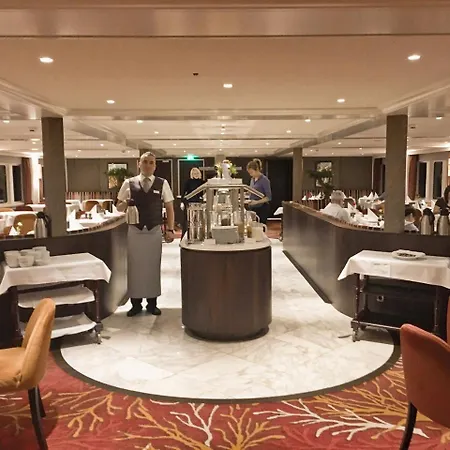 Bateau-hôtel Select Ms Charles Dickens -