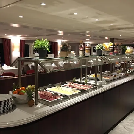 Select Ms Charles Dickens - Bateau-hôtel