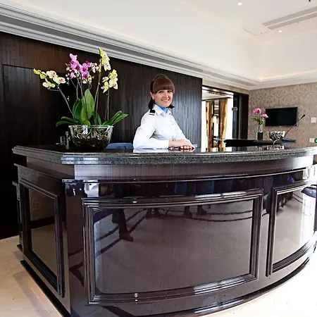 Select Ms Charles Dickens - Bateau-hôtel