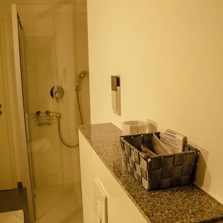 Bluestone Boarding Апарт-отель