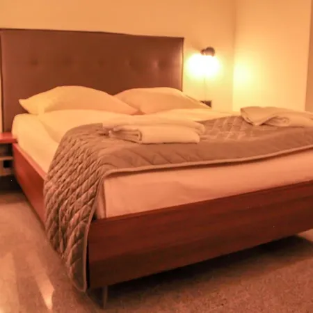 Bluestone Boarding 4*