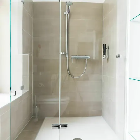 Helvetia 4*