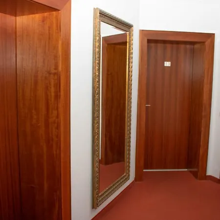 Stern 3*