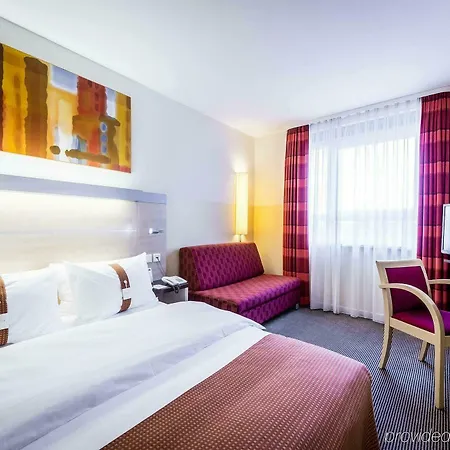 Hotel Holiday Express - City North By Ihg 3*