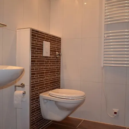 78 Ellerstrasse Apartment