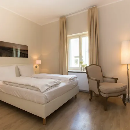 Living Am Carlsplatz 아파트호텔 4*