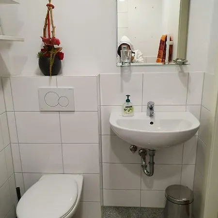 Kronenstrasse Apartment Dusseldorf