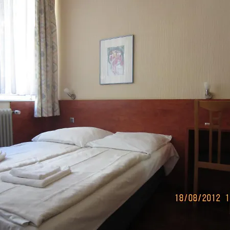 Hotel Altstadt Rheinblick 2*