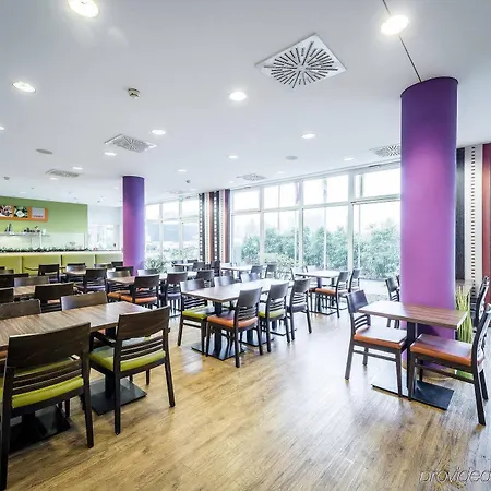 Holiday Express - City North By Ihg Hotel 3*