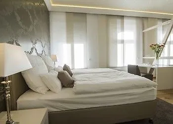 Helvetia Lägenhetshotell 4*