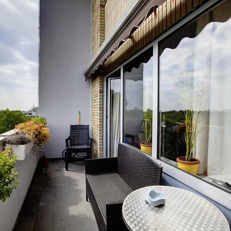 Air Boardinghouse Tulip Stockum, Zu Fuss - 3 Minuten Zur Messe Guest house Dusseldorf