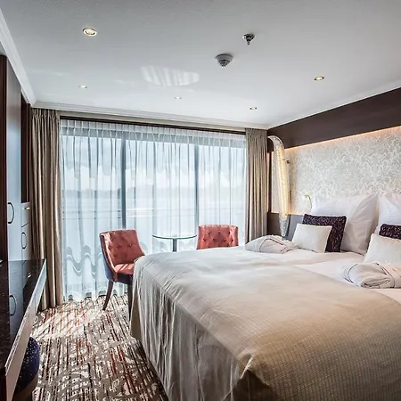 Viva Riverside Altstadt Отель