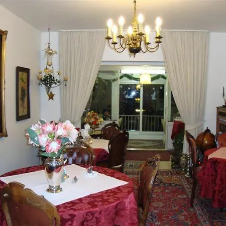 Ξενοδοχείο Haus Mooren, Garni 4*