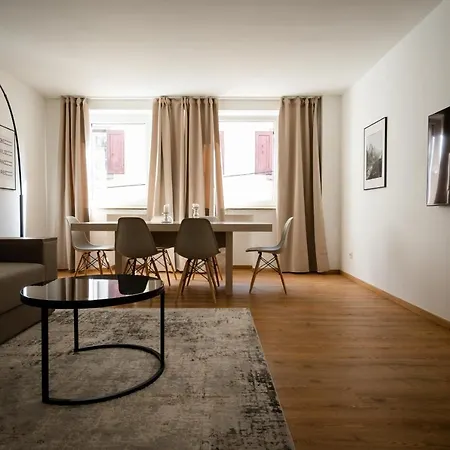 Old Town 2 Rooms/baths アパート