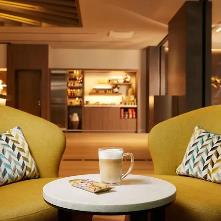 Hotel Adina