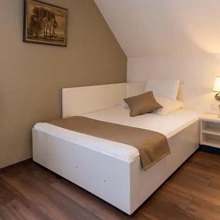 Hotel Jupa's *