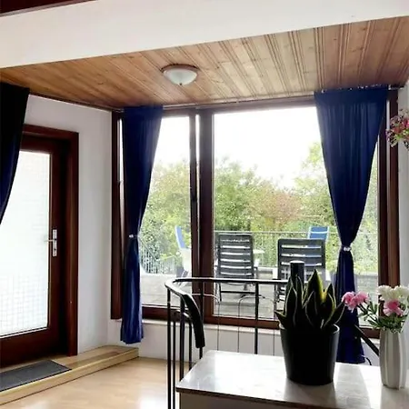 Near Messe And Airport, 2-bedroom Duplex With Kitchen And Garden * Düsseldorf