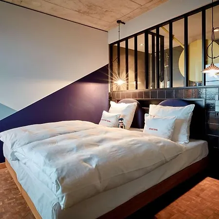 Hotel 25hours Tour