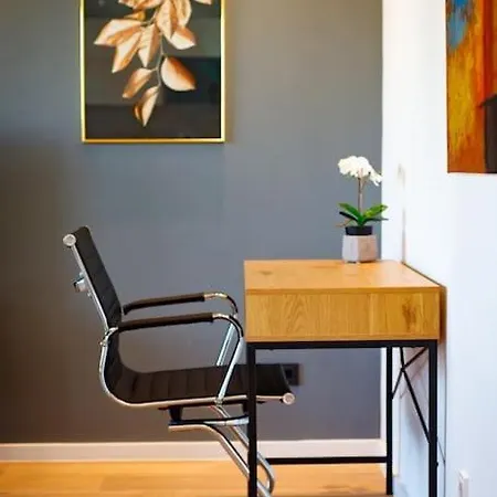 80 Sqm Flat With Terrace And 15min To Fair And 5min To Old Town Düsseldorf