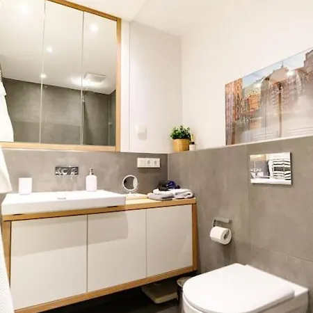80 Sqm Flat With Terrace And 15min To Fair And 5min To Old Town Apartamento Düsseldorf