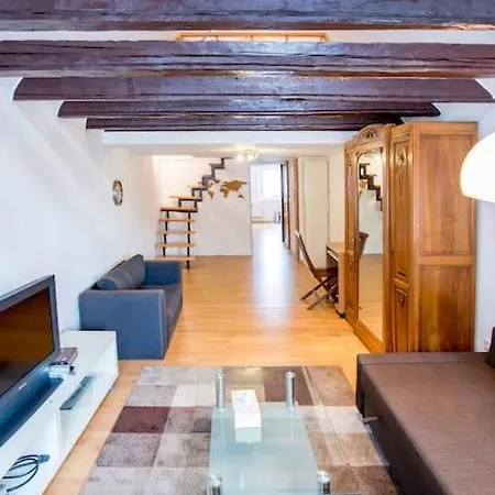 Apartament Maisonette Bolkerstrasse In Düsseldorf