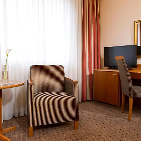 Leonardo Center 4*