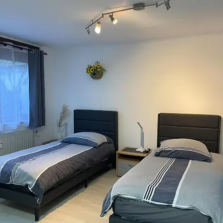 Near Messe And Airport, 2-bedroom Duplex With Kitchen And Garden Appartamento Düsseldorf