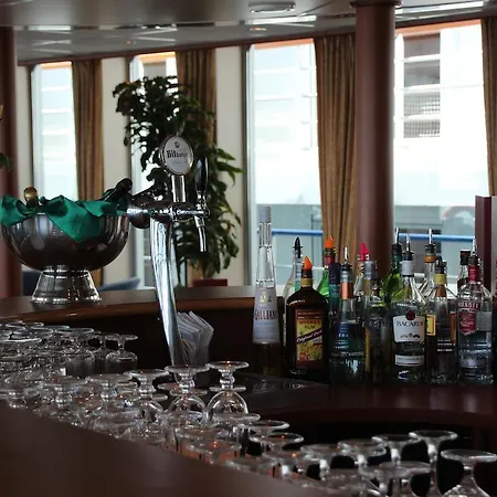 Πλωτό κατάλυμα Fairtours Hotelschiff Regina Rheni ****