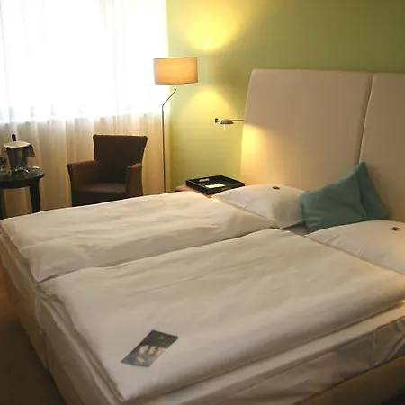 מלון Tulip Arena - 2 Minuten Fussweg Zur Messe 4*