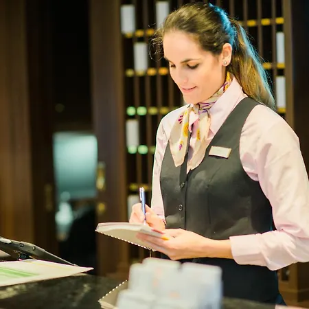 Отель Viva Riverside Altstadt 4*