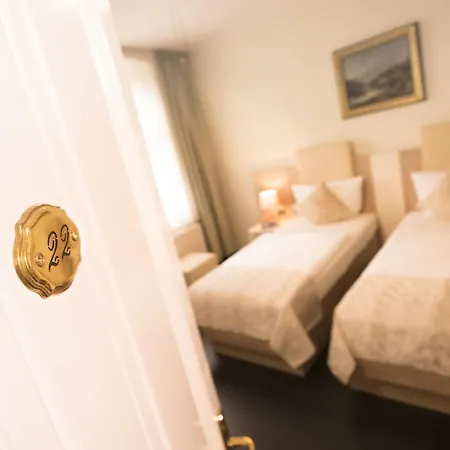 Carlton Mayfair Отель Дюссельдорф