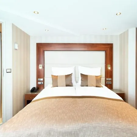 Отель Baxter Hoare Ship 4*