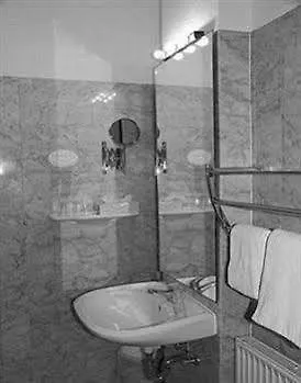 Отель Carlton Mayfair 3*