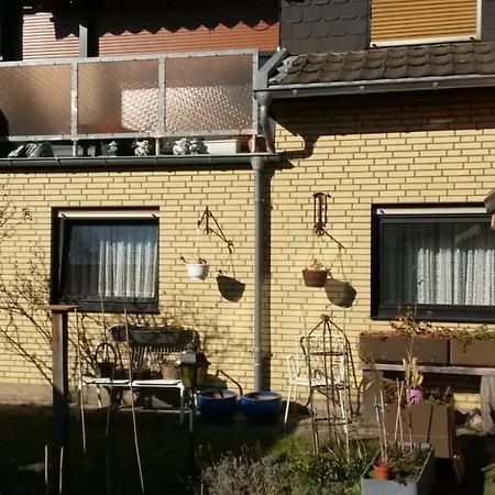 Messe Diezelweg 公寓