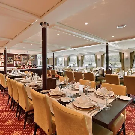 Hotelship Poseidon Hotel en barco 3*
