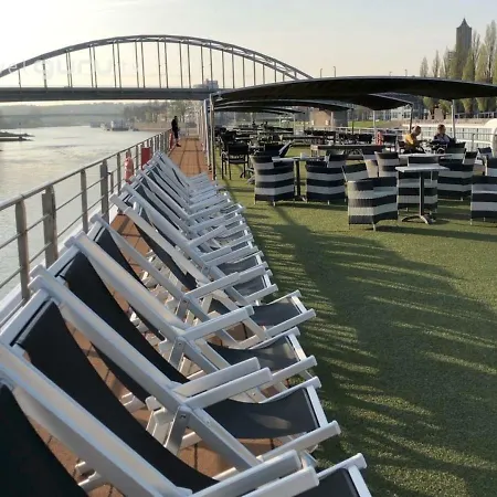 Baxter Hoare Ship Ii 4* Düsseldorf