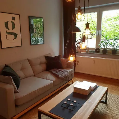 Appartement Stylisch-gemuetliche 70qm Im Zentralen D-derendorf *