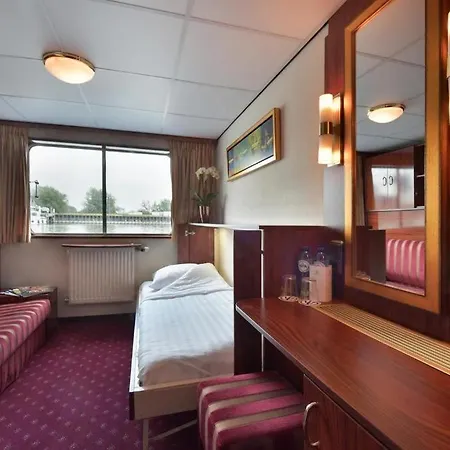 Hotel en barco Hotelship Poseidon 3*