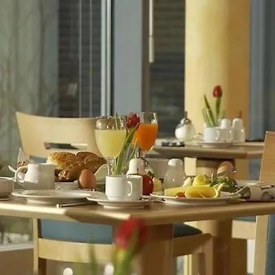 Hotel Tribe 4*