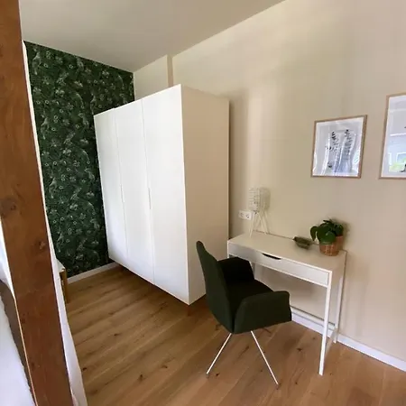 Appartement Himmelbett-studio Ueber Duesseldorf, Neu Düsseldorf