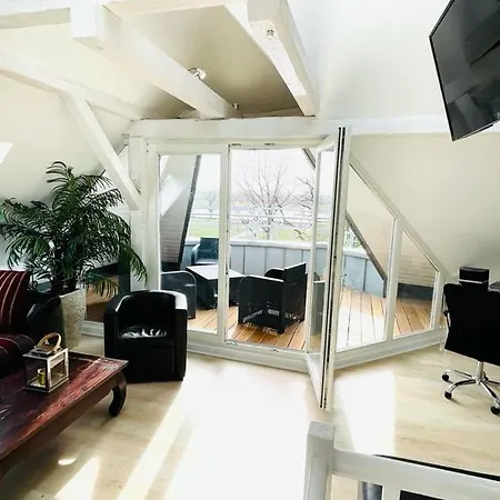 Luxury Rooftop Loft With River View 10min To City 公寓 *