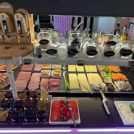 人民花园酒店 3*