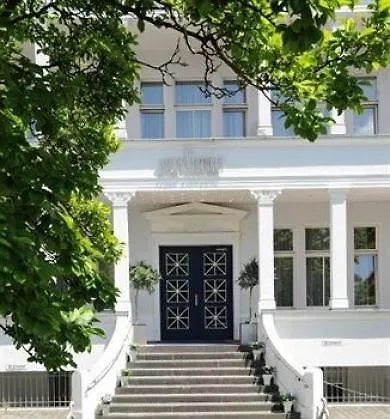Viktoria Hotell 4*